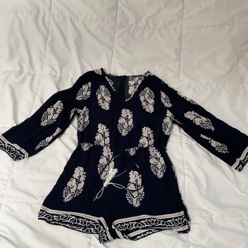 printed mid sleeve navy romper